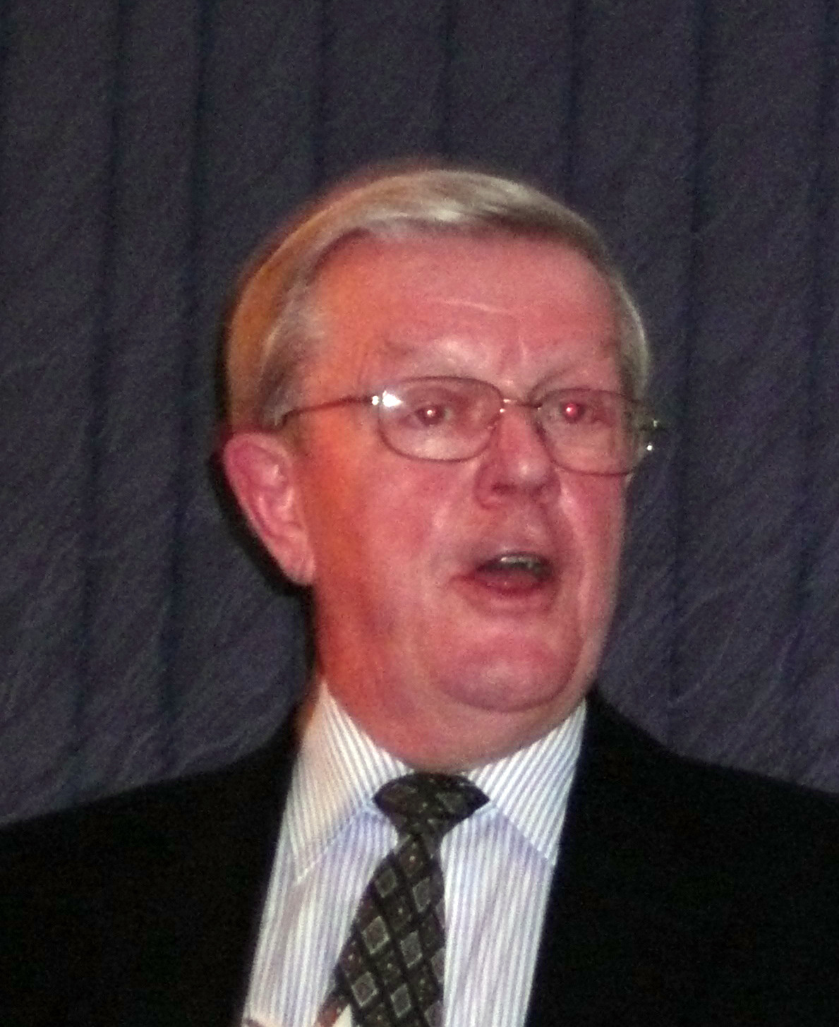 Ken1
